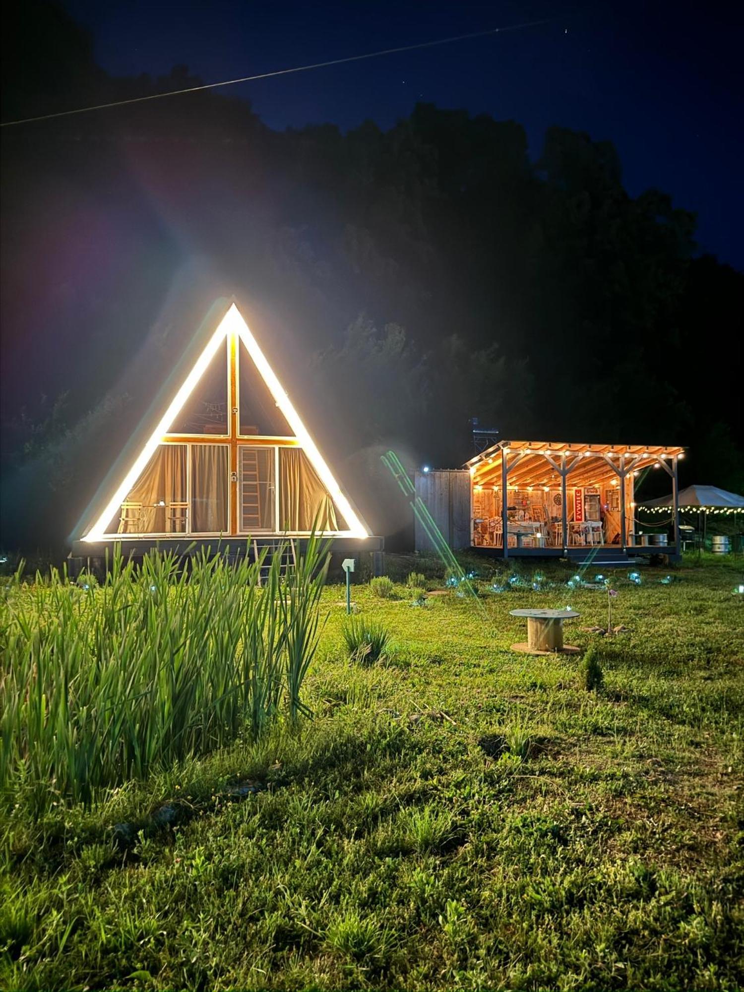 Cabane A-Frame Svinita エクステリア 写真