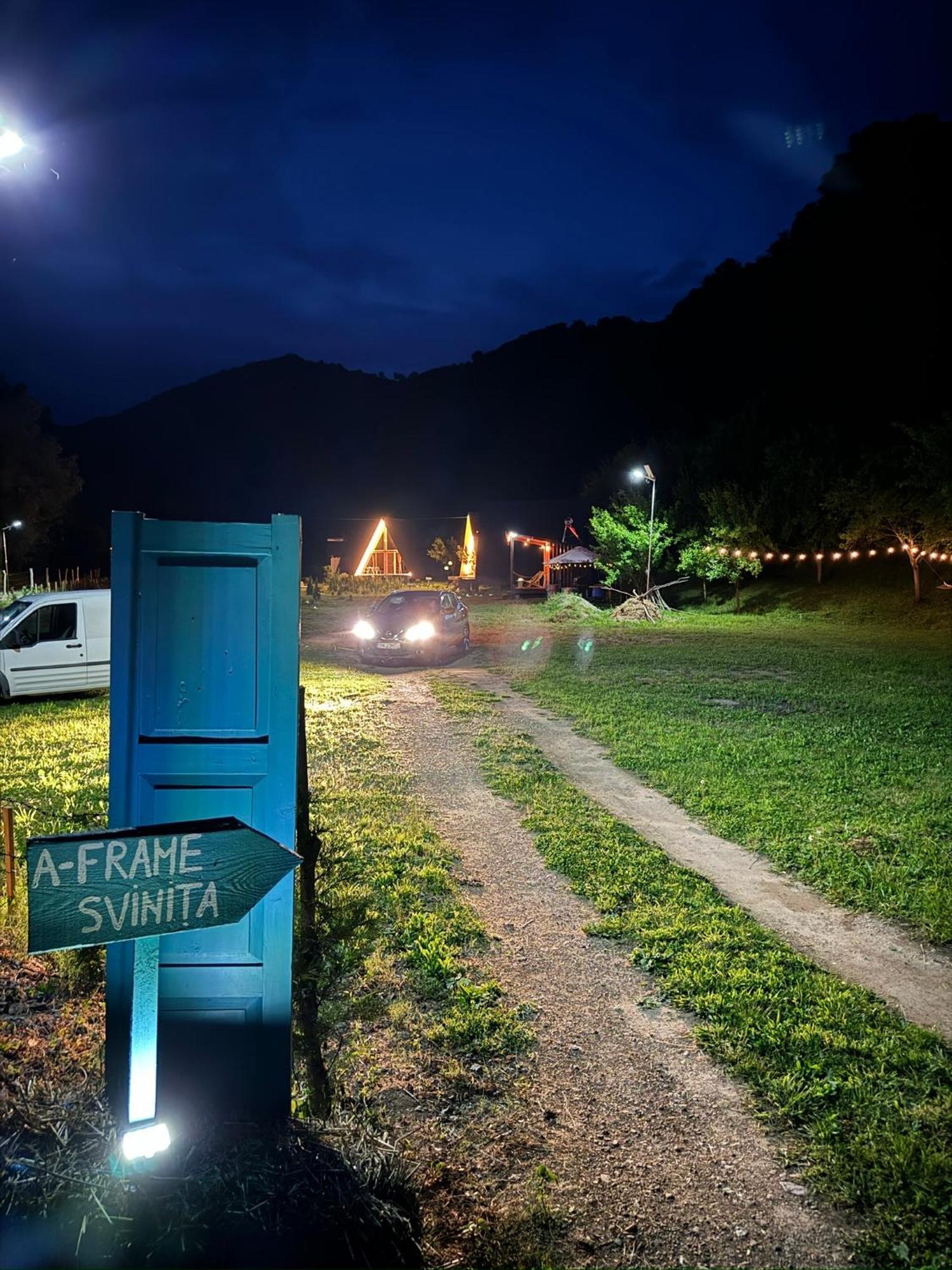 Cabane A-Frame Svinita エクステリア 写真