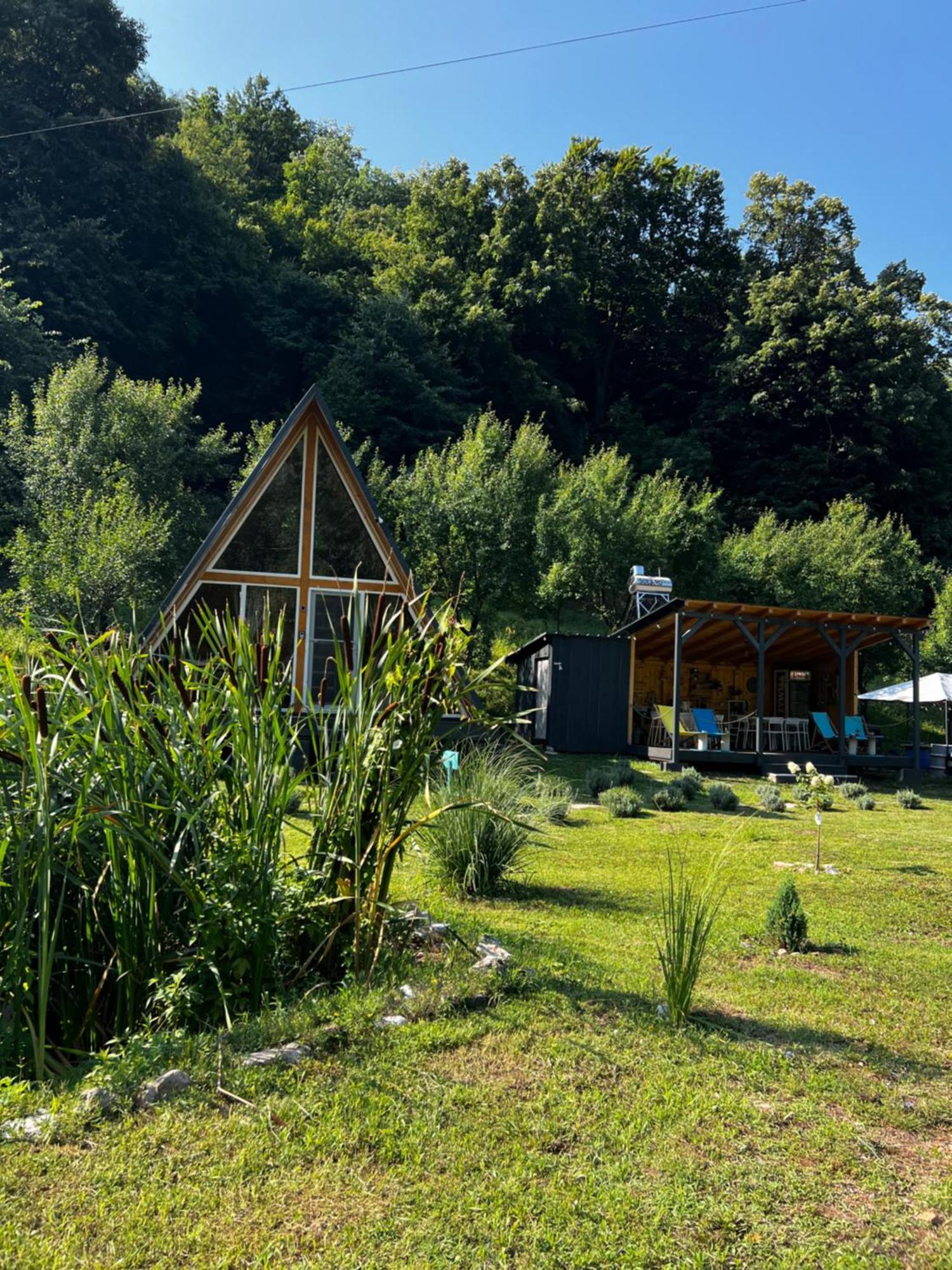 Cabane A-Frame Svinita エクステリア 写真